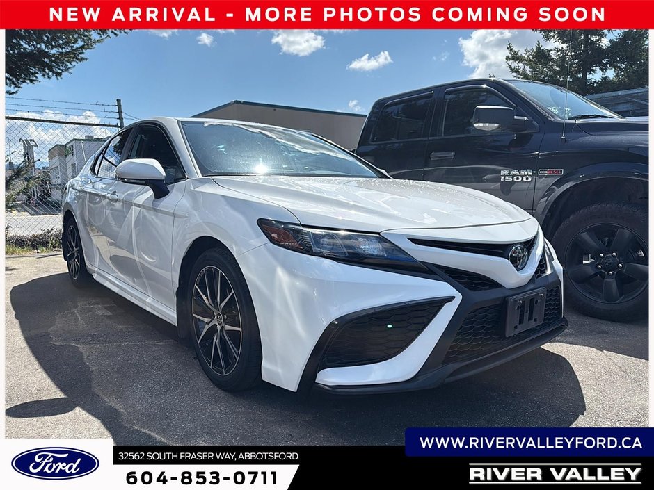 2022 Toyota Camry SE-2