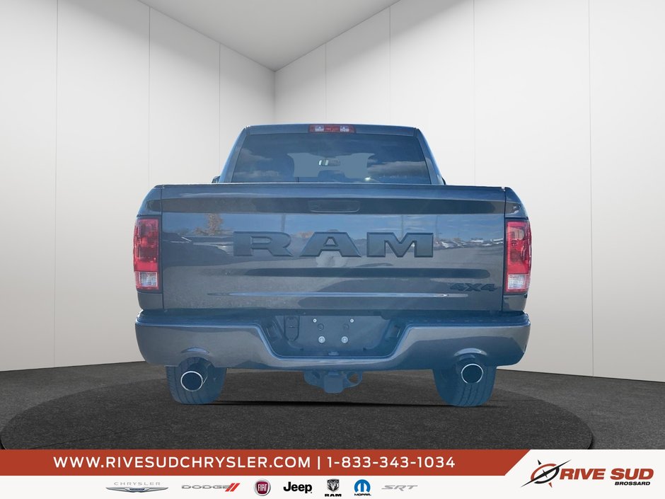 Ram 1500 Classic EXPRESS 4X4 CREW V8 2020