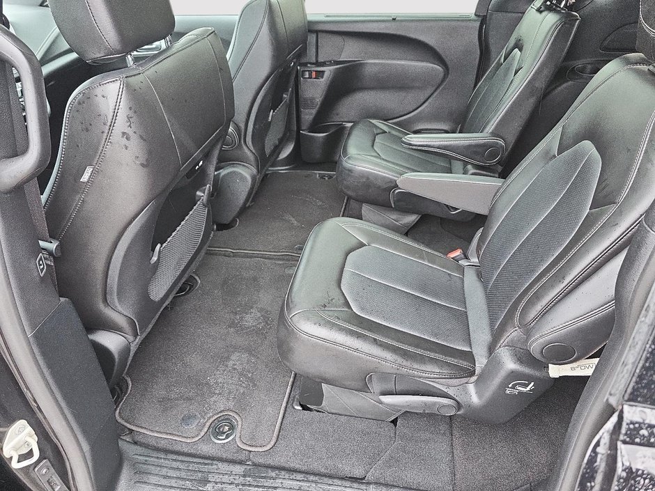 2024 Chrysler PACIFICA Touring L-9