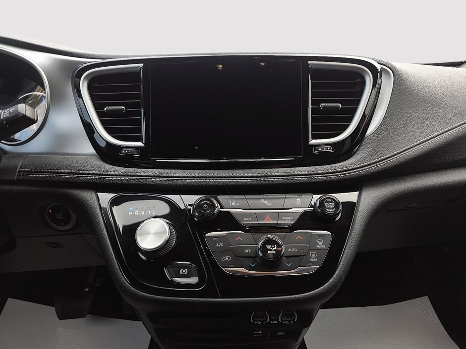 2022 Chrysler Pacifica Touring L Hybride-13