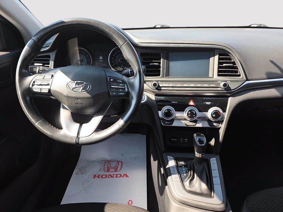Hyundai ELANTRA PREFERED  2019-8