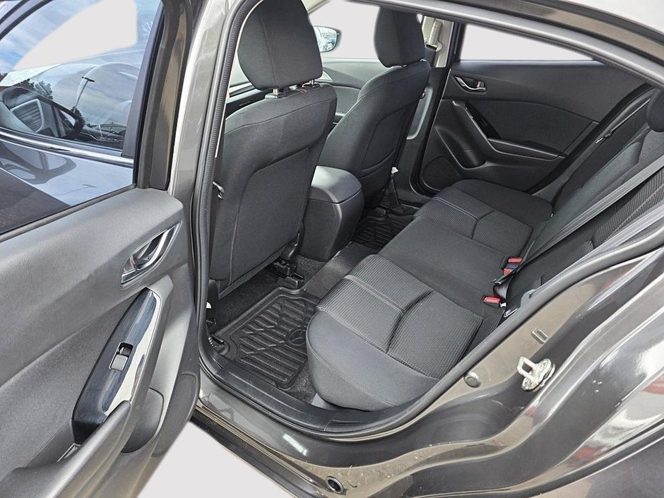 Mazda 3  2018-8