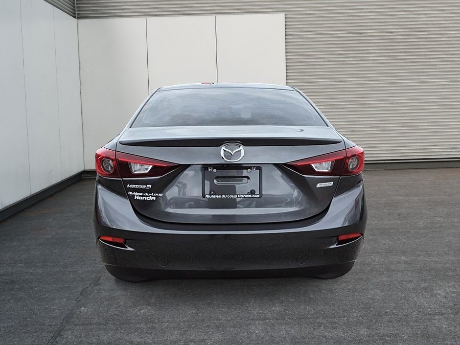 Mazda 3  2018-4