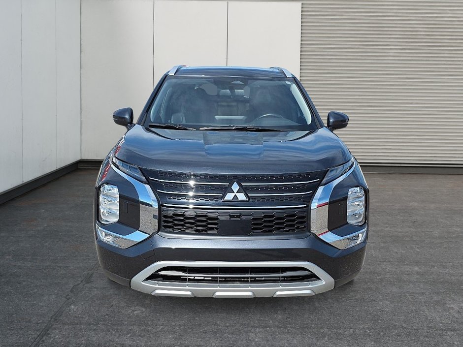 2024 Mitsubishi Outlander LE PHEV-1