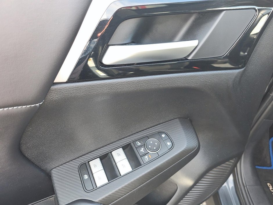 2024 Mitsubishi Outlander LE PHEV-8