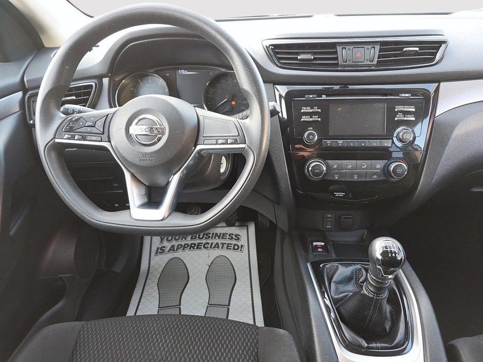 Nissan Qashqai S 2018-7