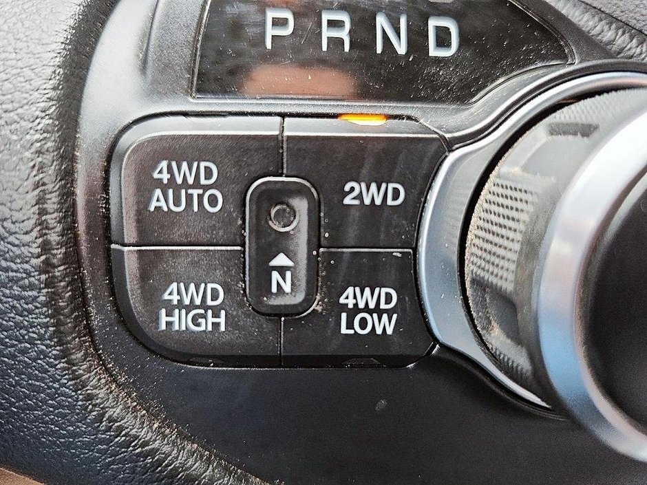 2022 Ram 1500 BIG HORN CREW CAB 4X4-10