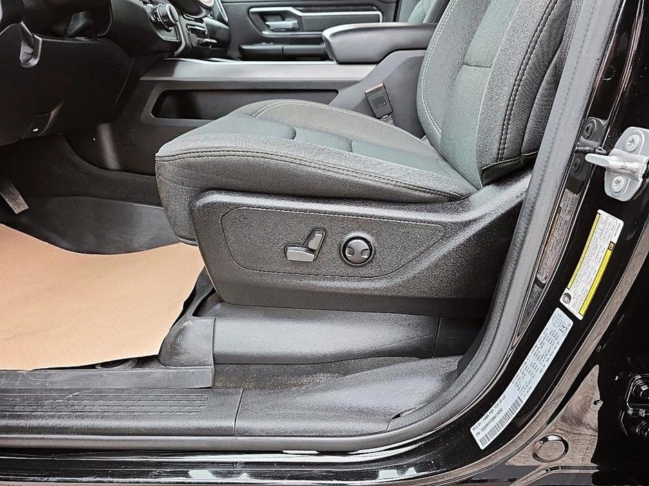 2022 Ram 1500 BIG HORN CREW CAB 4X4-13