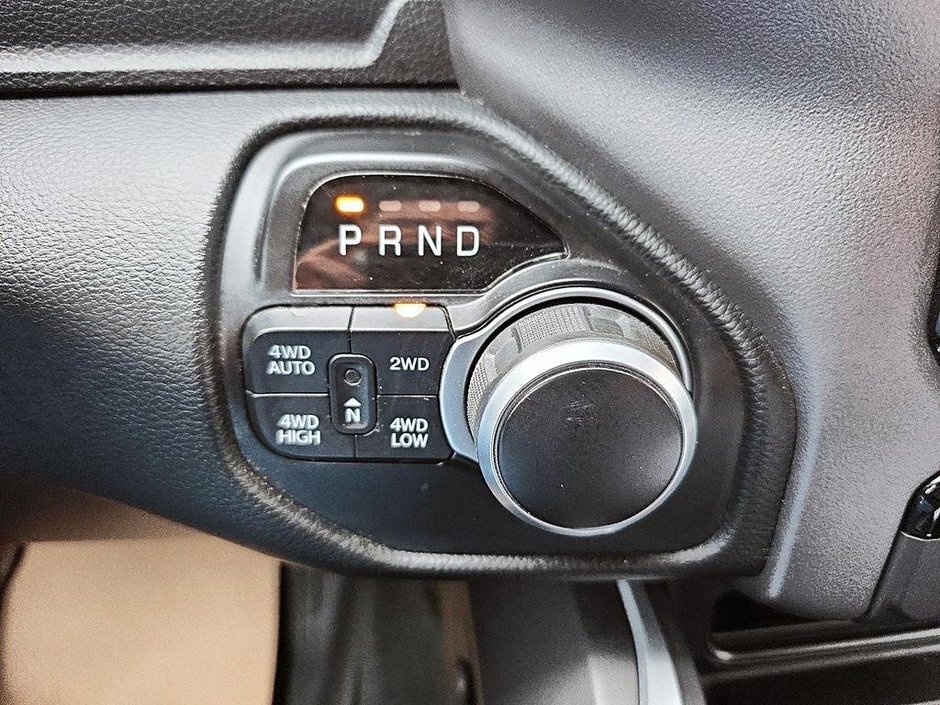 2022 Ram 1500 BIG HORN CREW CAB 4X4-9