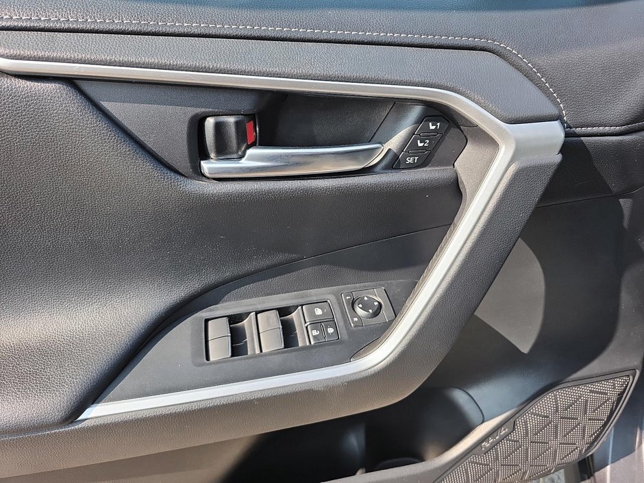 Toyota RAV4 Limited 2019-9