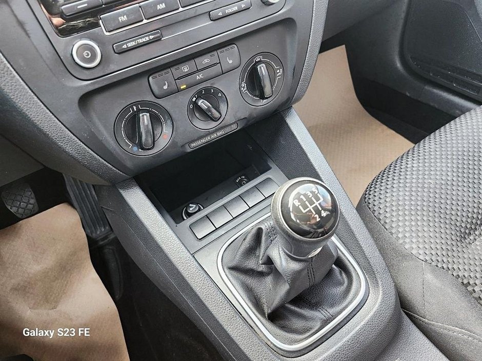 Volkswagen JETTA TRENDLINE  2013-7