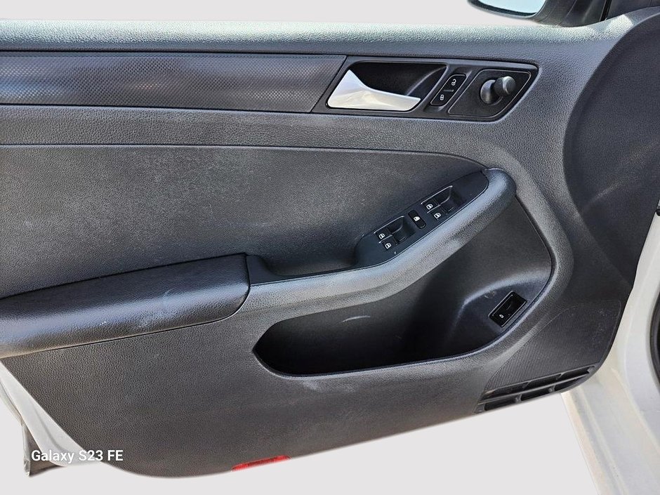 Volkswagen JETTA TRENDLINE  2013-10