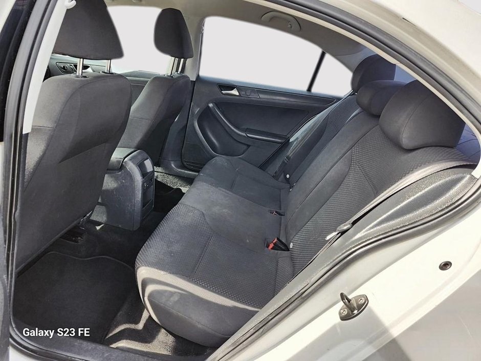 Volkswagen JETTA TRENDLINE  2013-9