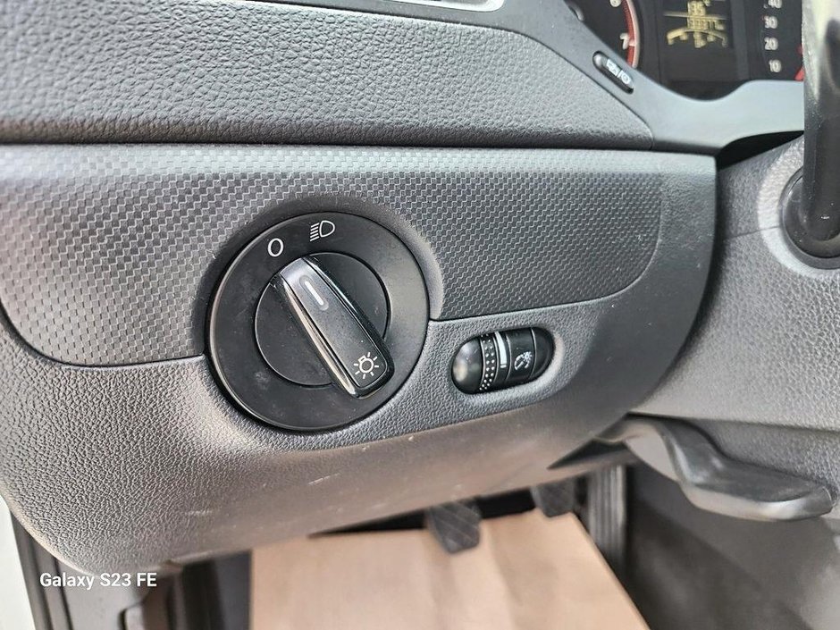 Volkswagen JETTA TRENDLINE  2013-8