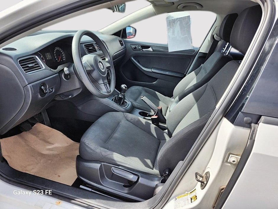 Volkswagen JETTA TRENDLINE  2013-14