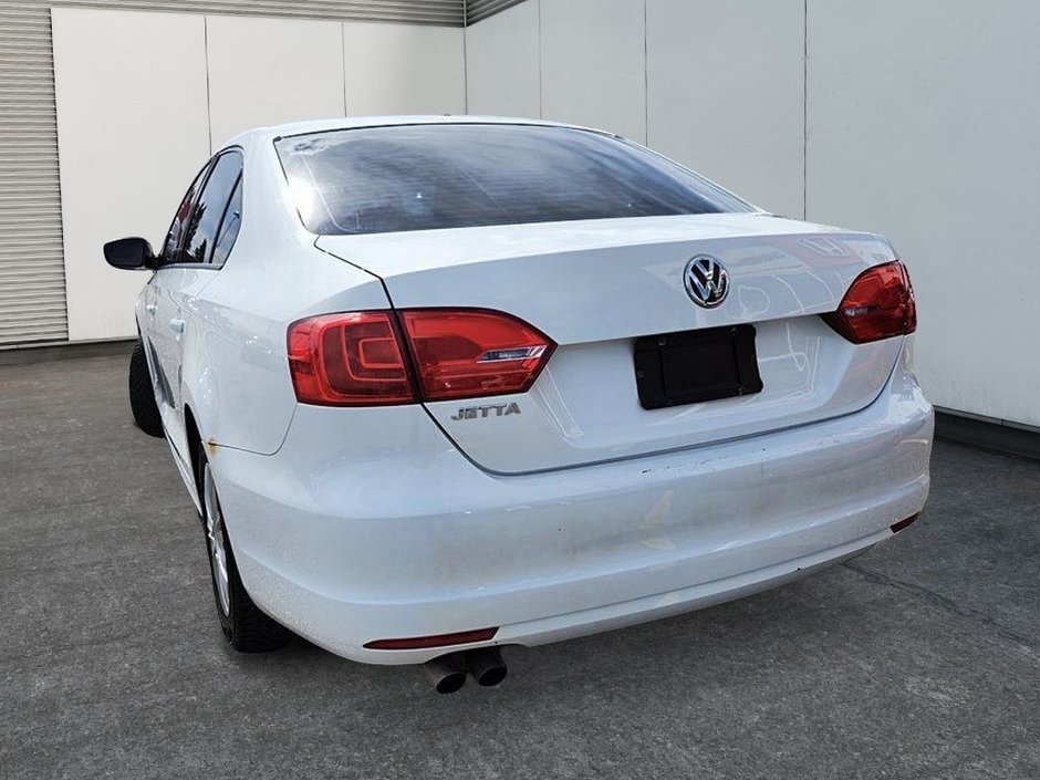 Volkswagen JETTA TRENDLINE  2013-4
