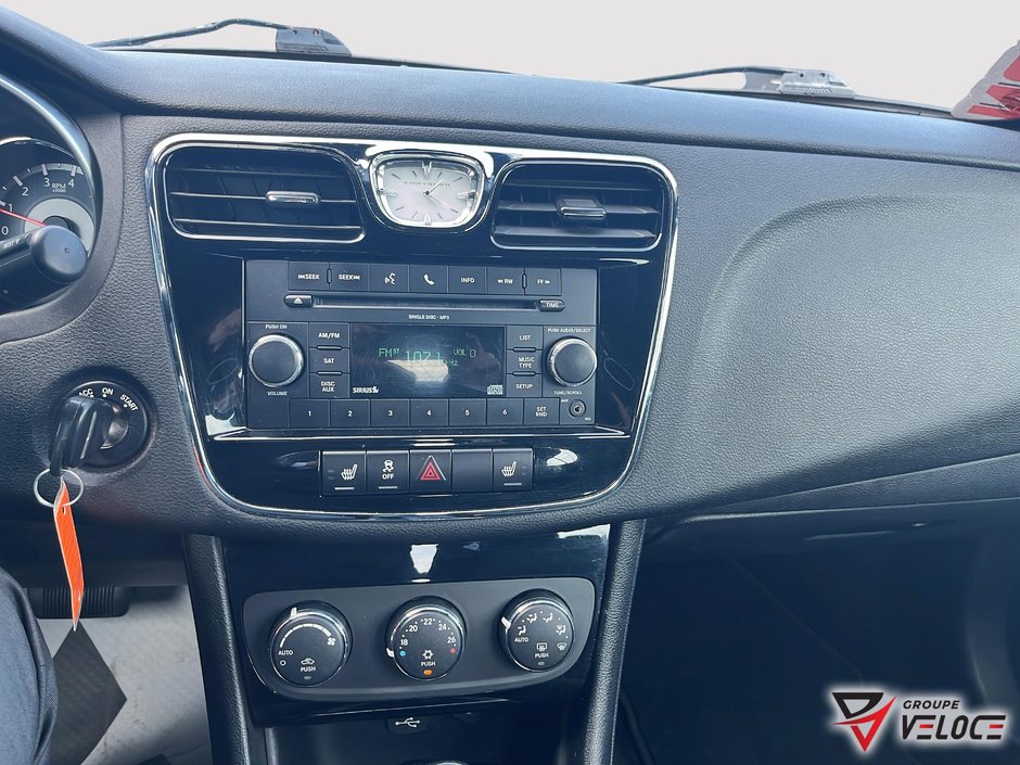 2011 Chrysler 200 *TOURING CONVERTIBLE*-7