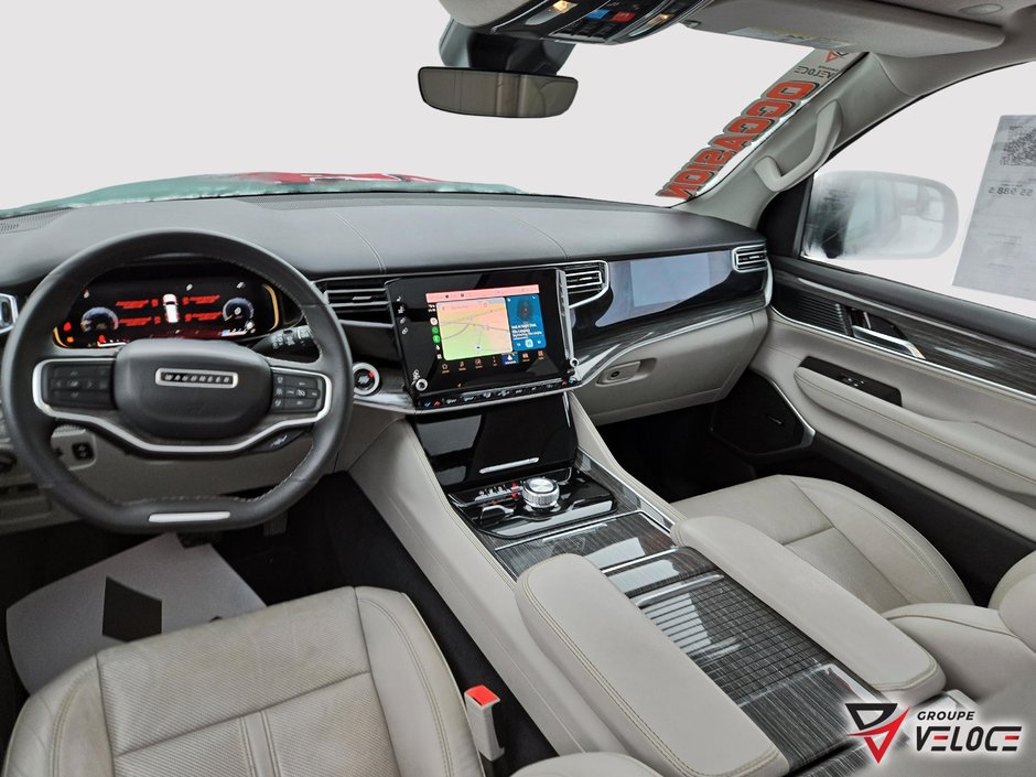 Jeep Wagoneer Series II 2022-8