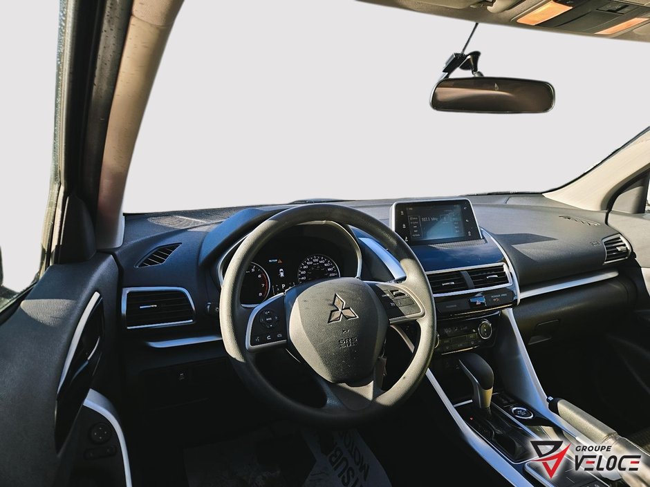 2018 Mitsubishi ECLIPSE CROSS ES-10