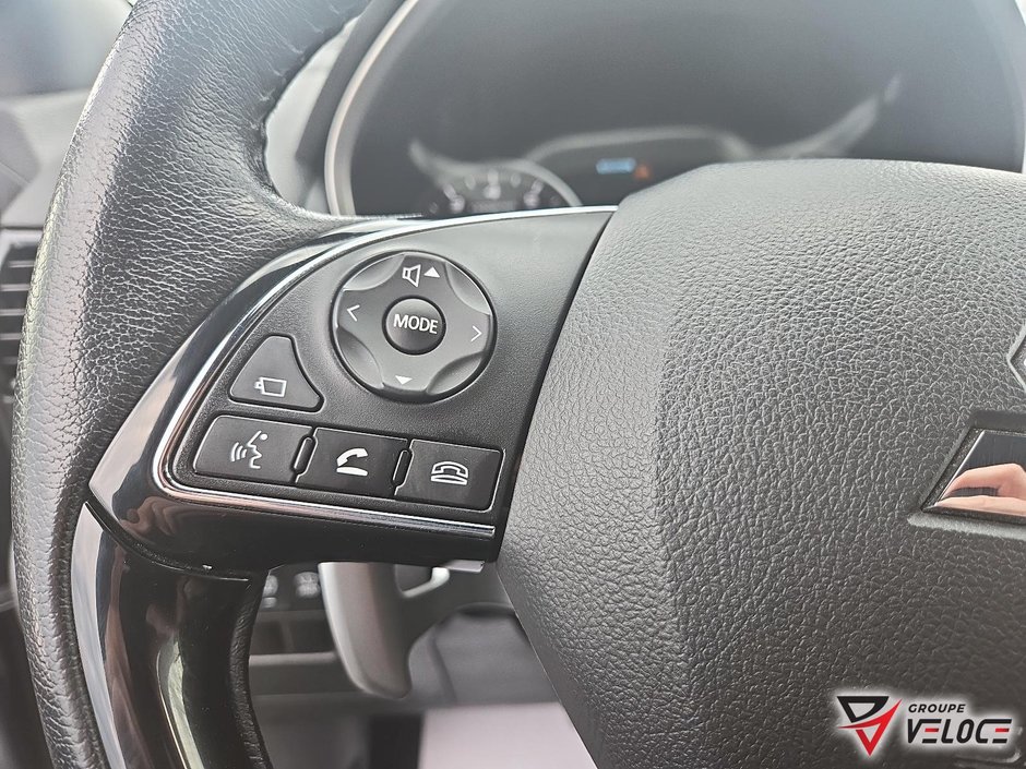 Mitsubishi ECLIPSE CROSS LE *VOLANT CHAUFFANT, AWD, CUIR/SUÈDE 2022-11