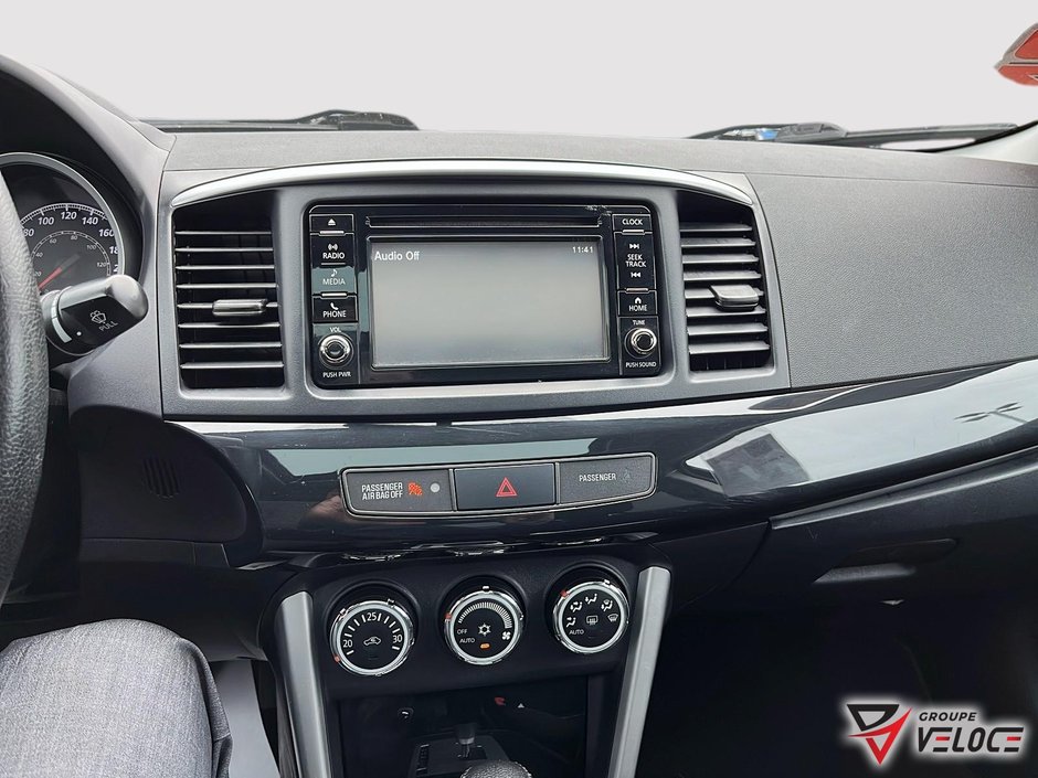 Mitsubishi Lancer SPECIAL EDITION 2017-7