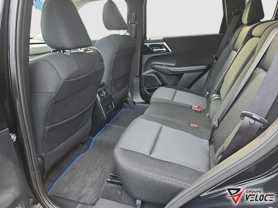 Mitsubishi Outlander Plug-in Hybrid SE S-AWC 2025-6