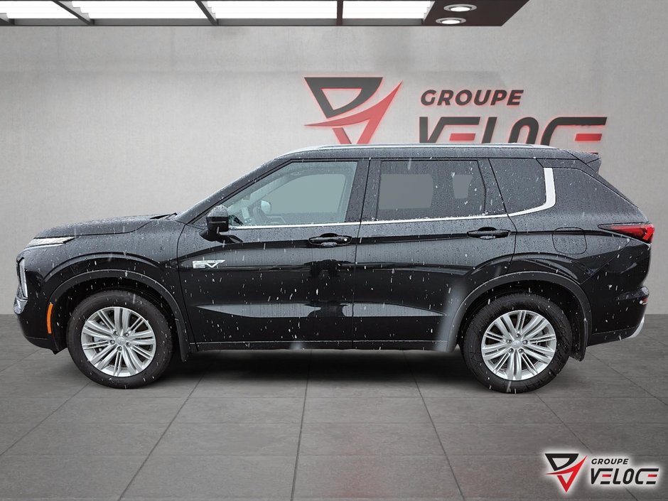 2025 Mitsubishi Outlander Plug-In Hybrid LE-2