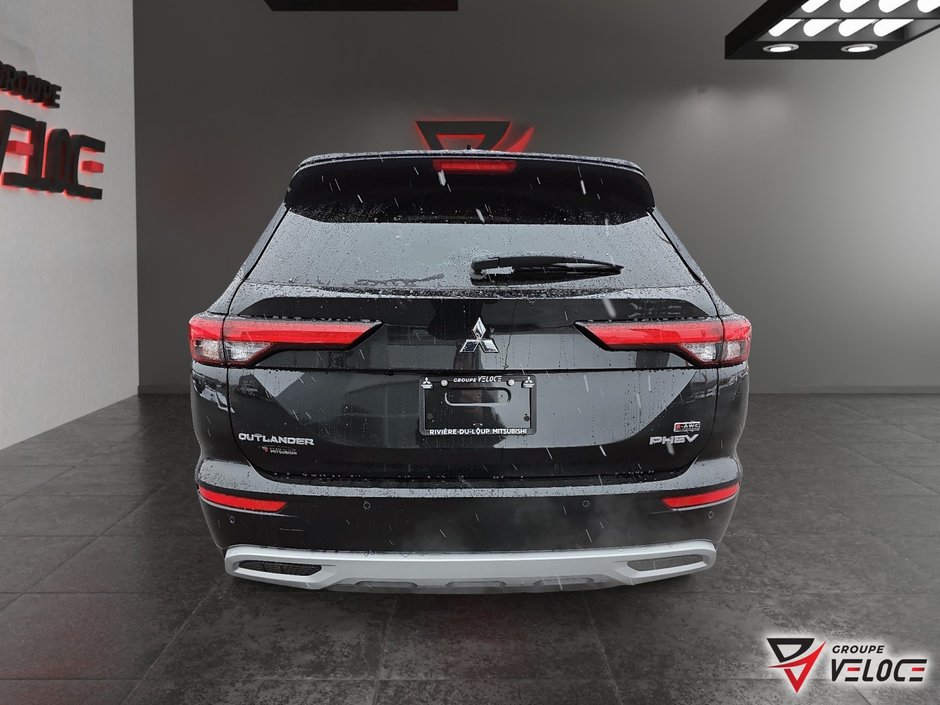 2025 Mitsubishi Outlander Plug-In Hybrid LE-4