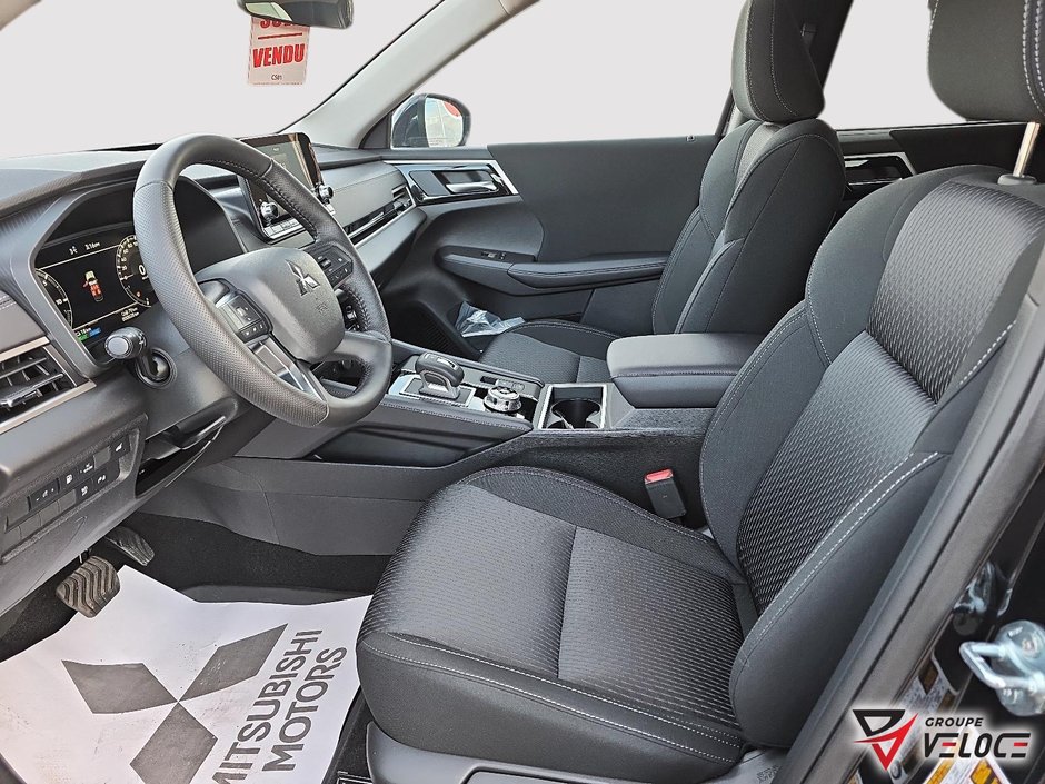 Mitsubishi Outlander Plug-In Hybrid SE 2025-8