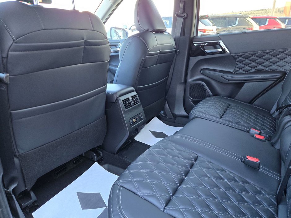 2025 Mitsubishi Outlander Plug-In Hybrid GT-6