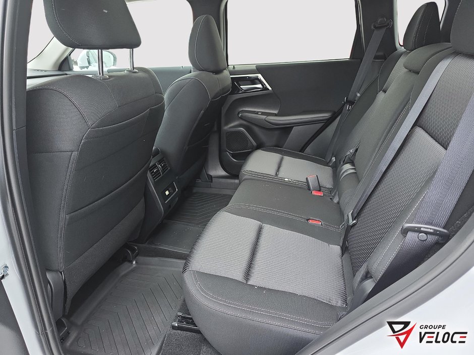 Mitsubishi Outlander Plug-In Hybrid SE 2025-6