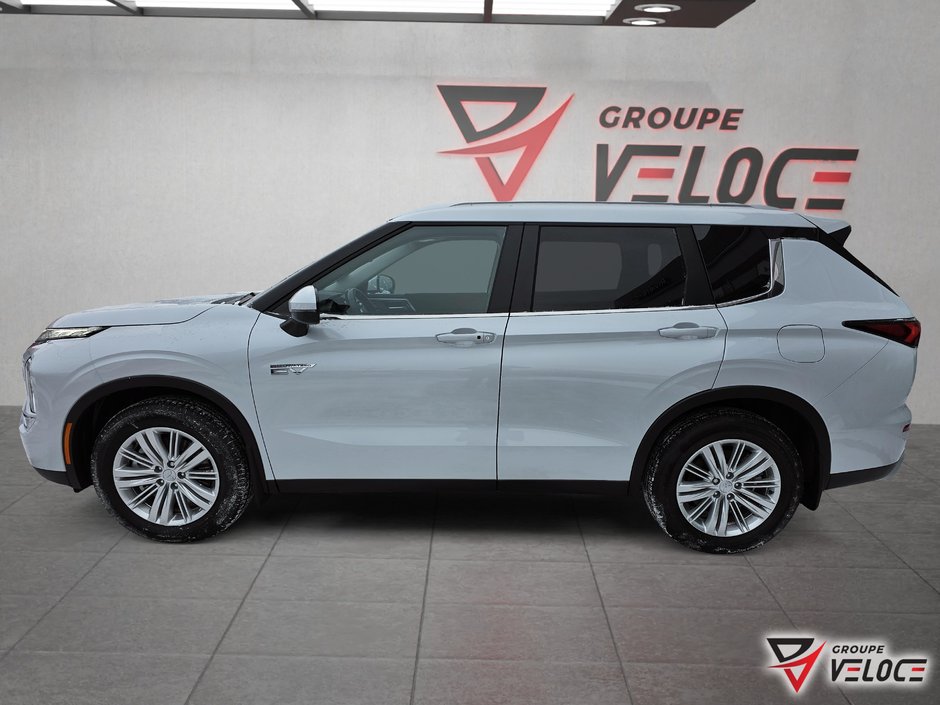 Mitsubishi Outlander Plug-In Hybrid SE 2025-2