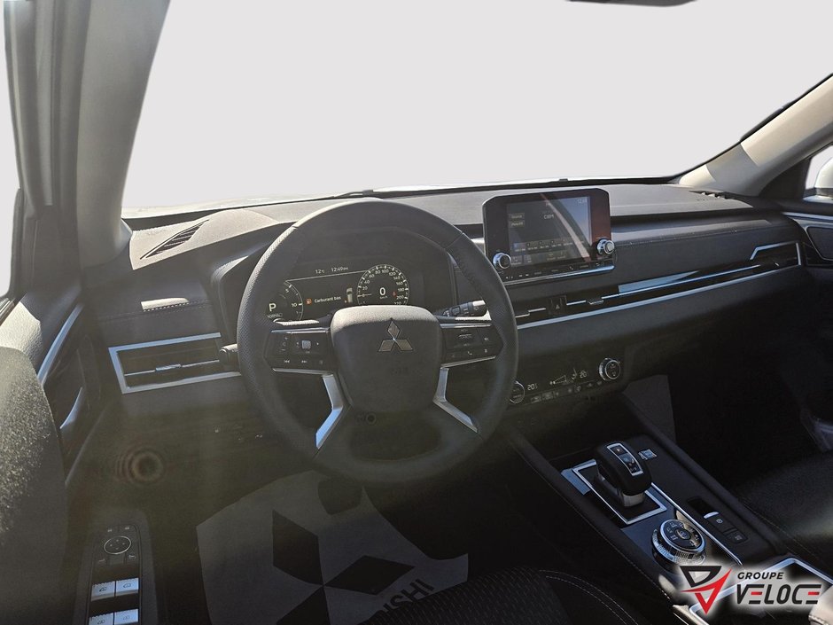 Mitsubishi Outlander Plug-In Hybrid ES 2025-7