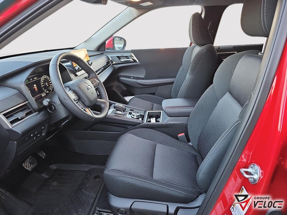 Mitsubishi Outlander Plug-In Hybrid SE 2025-8