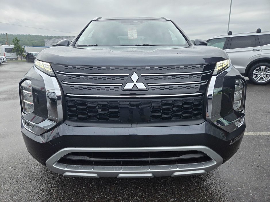 2025 Mitsubishi Outlander Plug-In Hybrid LE-1