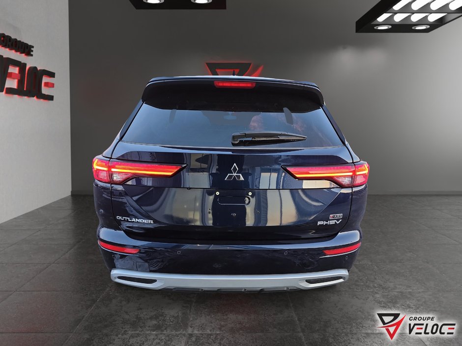 2025 Mitsubishi Outlander Plug-In Hybrid LE-4