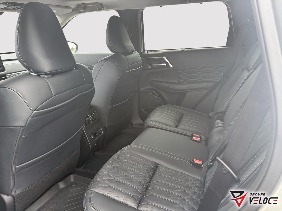 2026 Mitsubishi Outlander Plug-In Hybrid GT-7