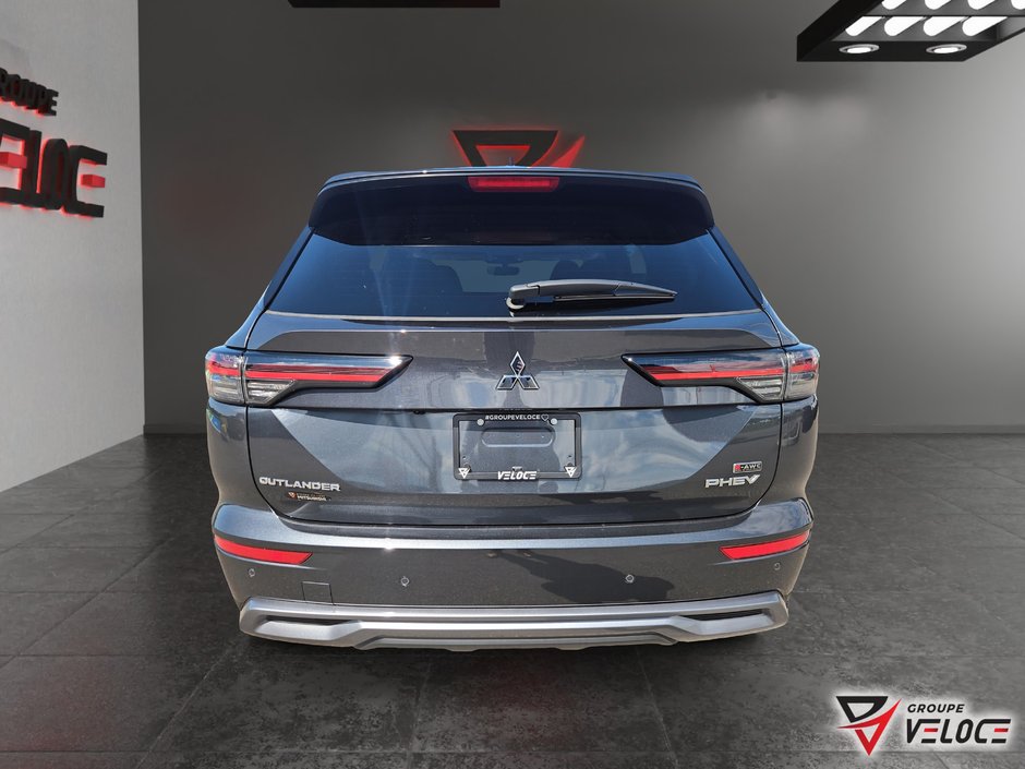 2026 Mitsubishi Outlander Plug-In Hybrid SEL-4