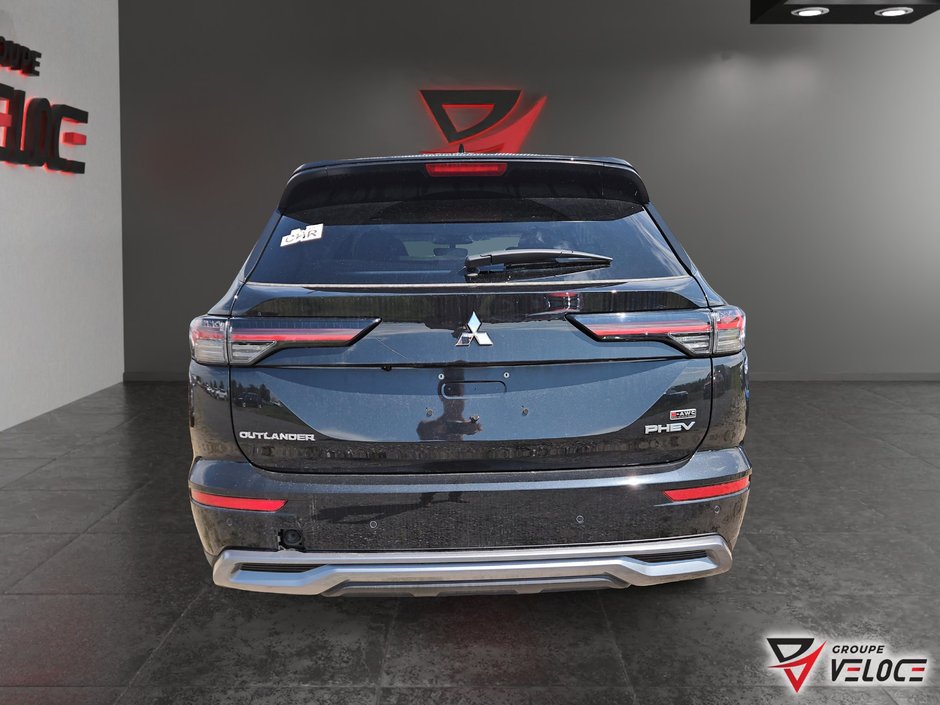 2026 Mitsubishi Outlander Plug-In Hybrid SEL-4