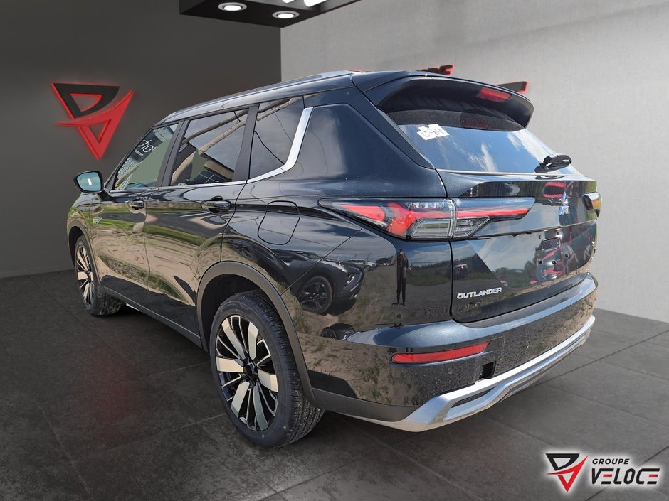 2026 Mitsubishi Outlander Plug-In Hybrid SEL-3