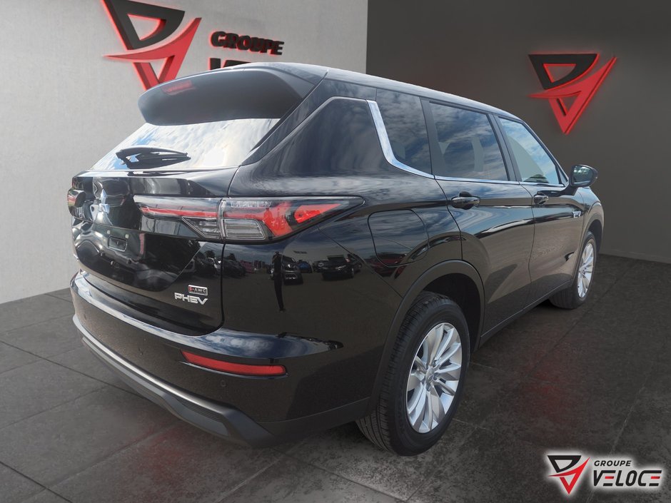 2026 Mitsubishi Outlander Plug-In Hybrid ES-4