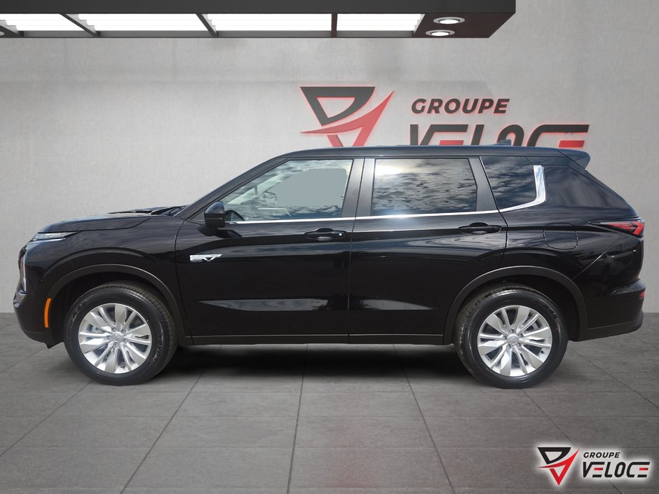 2026 Mitsubishi Outlander Plug-In Hybrid ES-7