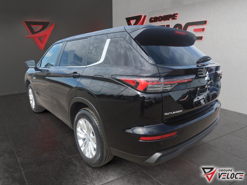 2026 Mitsubishi Outlander Plug-In Hybrid ES-6