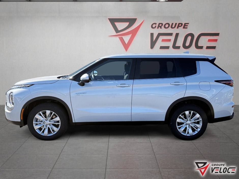 2026 Mitsubishi Outlander Plug-In Hybrid ES-2