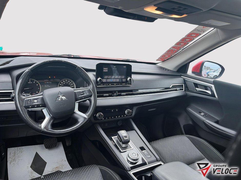 Mitsubishi Outlander *SE TOIT PANO HAYON ELECTRIQUE* 2022-5