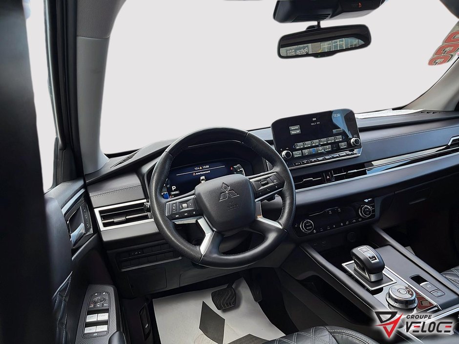 2023 Mitsubishi Outlander SEL-5