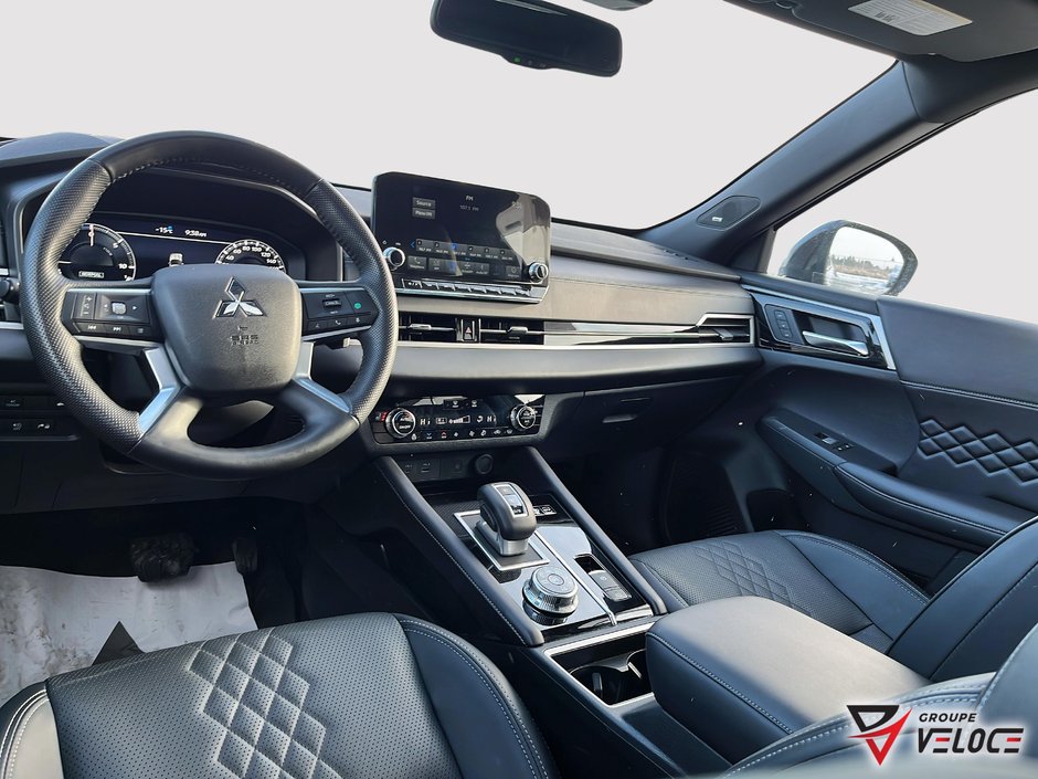 2024 Mitsubishi Outlander NOIR,CUIR SIEGES MASSANT-6