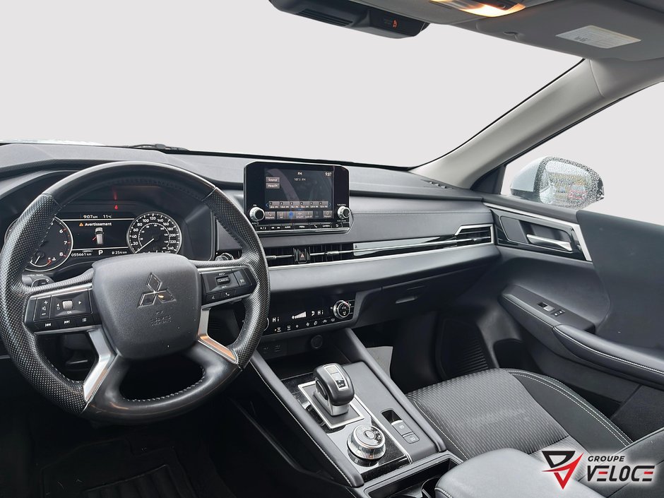 2024 Mitsubishi Outlander *ES BLUETOOTH SIEGES CHAUFFANT*-6