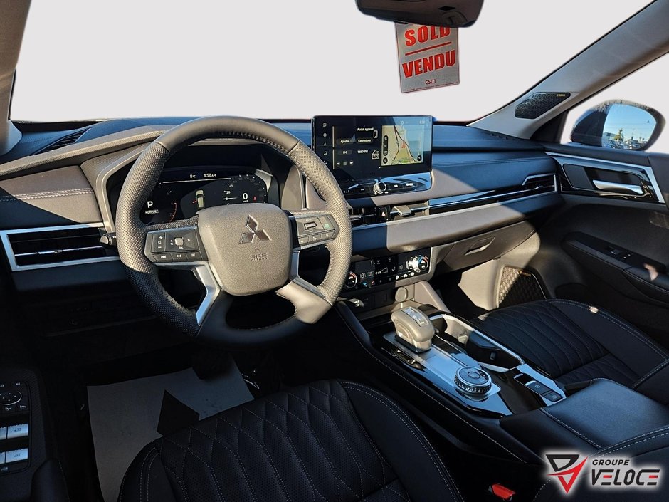 2025 Mitsubishi Outlander-7