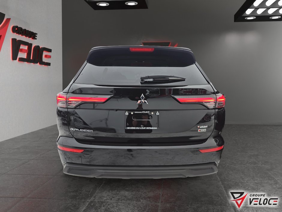 2026 Mitsubishi Outlander ES-4